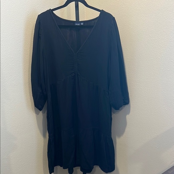 GAP Dresses & Skirts - GAP black dress